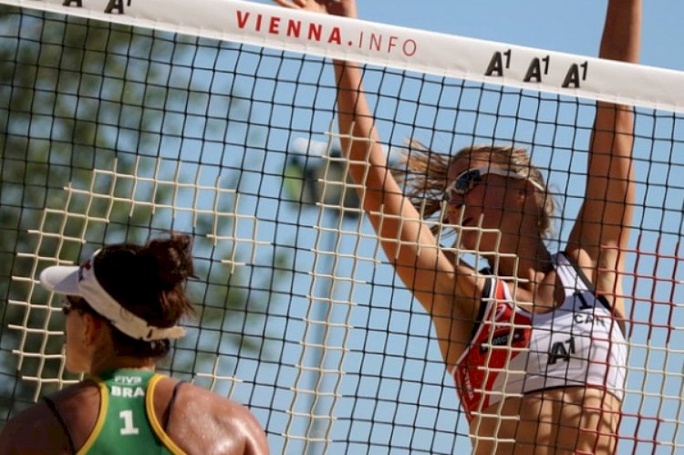 PLAJ VOLEYBOLU TURNUVASINDA KADIKÖY ETABI BAŞLIYOR
