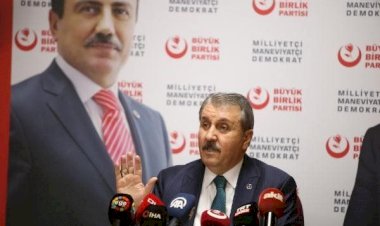 Seçim yasası: BBP lideri Destici, AKP ve MHP'nin seçim barajı uzlaşmasına 'Yüzde 5'te mutabakat vardı' diyerek itiraz etti