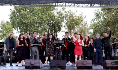 Binlerce boyun eğmeyen Kartal'da "Şimdi Sosyalizm Zamanı" demek için buluştu!