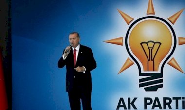 Gazeteci Fehmi Koru, AKP kulislerinde tartışılmaya başlanan “AKP gidince ne olacak” sorusunu köşesinde yorumladı.
