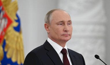Başkan Vladimir Putin 21 yıllık iktidardan sonra sanki seçimlerden yorulmuş ve bıkmış görünüyor