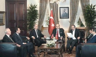 Sorunlarımız var, ama çözme işini beceremiyoruz.. Muhatap aranıyorsa o da var… 
