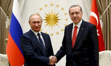 Taha Akyol ‘Dostum Putin’ oyunu iyi oynuyor