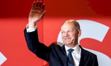 Almanya'da seçimler: Sosyal Demokrat Parti önde