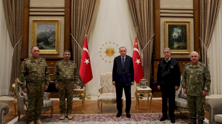 Cumhurbaşkanı Erdoğan, Azerbaycan Savunma Bakanı ve Genelkurmay Başkanı ile görüştü