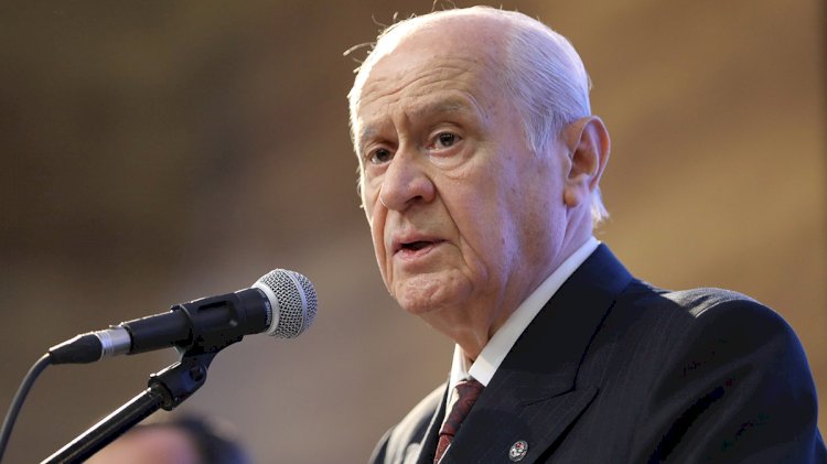 Bahçeli'den Davutoğlu'na 'Amed' tepkisi: Sen ve efendilerin Türkiye'yi geçemez