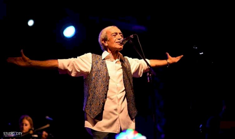 DEB Partisi’nin 30. kuruluş yıl dönümü nedeniyle Batı Trakya’ya gelen Edip Akbayram Sirkeli’de halka konser verdi.