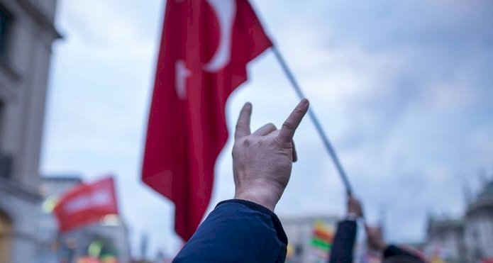 Alman Meclisi'nde bilirkişi raporu: Ülkücü Hareket anayasaya aykırı hareket ediyor
