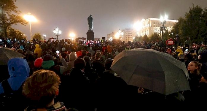 Власти Москвы пытаются предотвратить митинг против итогов выборов в Госдуму