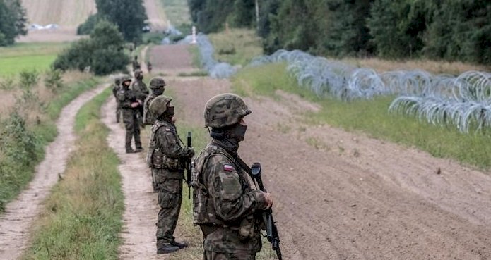 Польща має намір подовжити режим надзвичайного стану на кордоні з Білоруссю