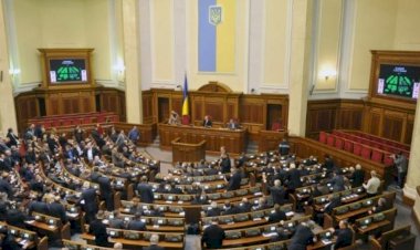 Ukrayna parlamentosu, başkan Dmitro Razumkov'u görevden aldı