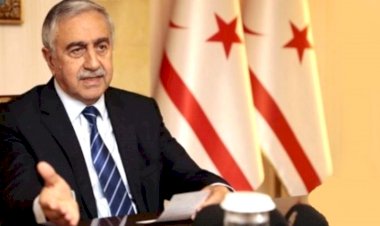 Eski Cumhurbaşkanı'nın Türkiye'ye girişi yasaklandı... Yavru Vatan'dan 42 kişilik liste
