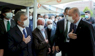 Erdoğan ve Abdullah Gül'den dikkat çeken kare