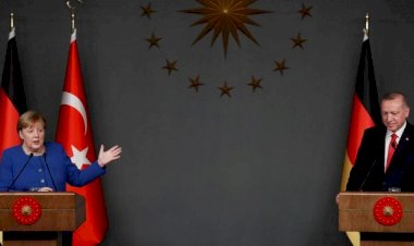 Sol Parti ve Yeşiller'den Merkel'e çağrı