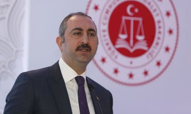 Adalet Bakanı Gül: Hukuk fakültelerine veteriner dekan atanması beni çok rahatsız ediyor