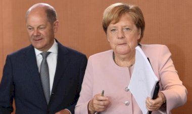 Merkel, Erdoğan'la Roma'da yapacağı görüşmeye müstakbel halefi Scholz'u da davet etti