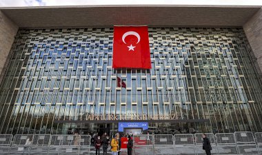 İktidardan Davutoğluna ilk davet