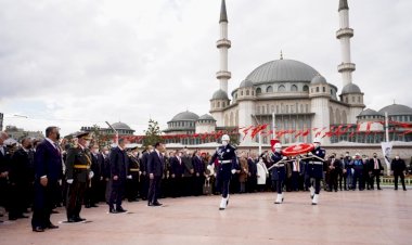 TAKSİM’DE 98’NCİ YIL ANMASI