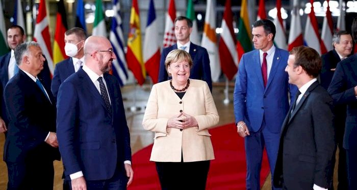 AB zirvesinden Merkel'e veda