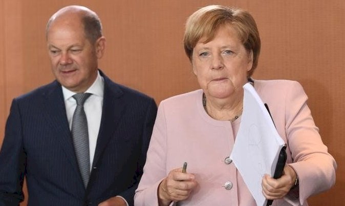 Merkel, Erdoğan'la Roma'da yapacağı görüşmeye müstakbel halefi Scholz'u da davet etti