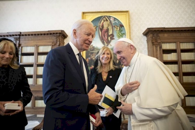 Biden'dan Papa'ya: "Tanıdığım en önemli barış savaşçısısınız"