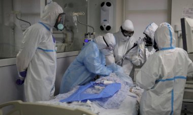 Rusya'da COVID-19 Salgını Kabusu Sürüyor