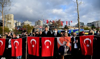 KADIKÖY’DE 9’U 5 GEÇE ATA’YA SAYGI ZİNCİRİ