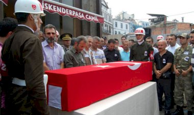 Şehit Murat Durmaz Trabzon'da toprağa verildi