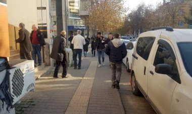 Deprem: Düzce'de meydana gelen 5,0 büyüklüğündeki sarsıntı İstanbul dahil birçok ilde hissedildi