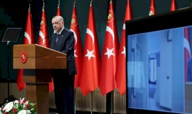 Erdoğan'ın "Kur artışı istihdamı artırır" sözlerinin ardından dolar/TL yüzde 1 yükselişle tekrar rekor kırdı