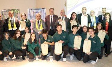 Mezun olamadan şehit olmuşlardı! Diplomaları, 100 yıl sonra lise öğrencilerine verildi