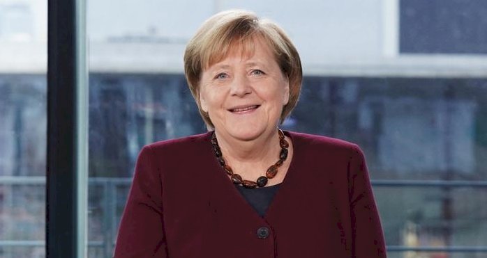 Merkel: Kitap okuyup uyuyacağım