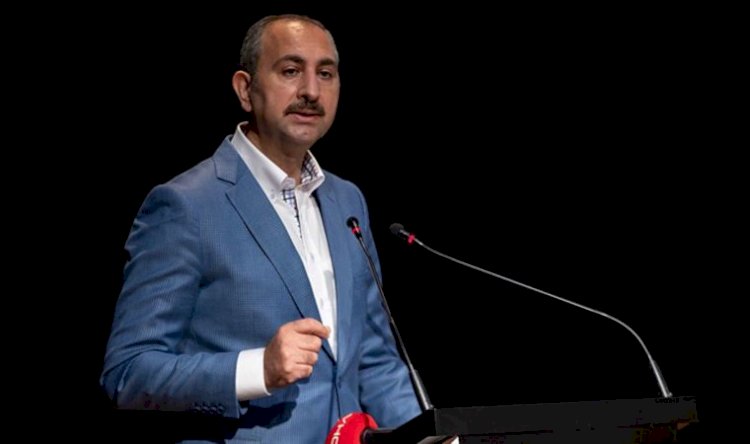 Adalet Bakanı Gül'den gençlere: Aklınızı kiraya vermeyin