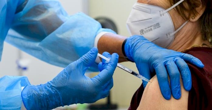 Aşı zorunluluğu tartışması Almanya'yı böldü