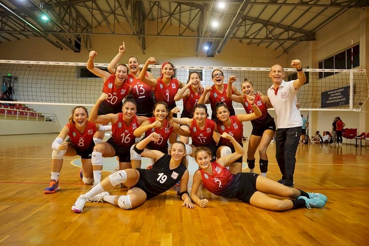 AYVALIK SPORDA DA DOLUDİZGİN DEVAM EDİYOR