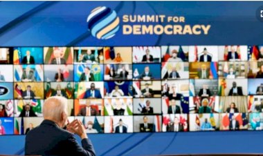 Demokrasi Zirvesi Başladı