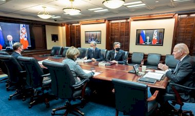 Biden'dan Putin'e: Ukrayna'yı işgal halinde korkunç bedel ödersiniz, yıkıcı ekonomik sonuçları olur