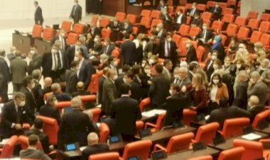 Bütçe görüşmelerinde "FETÖ'cü" kavgası yaşandı