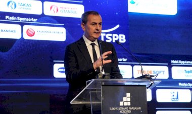 İş Bankası Müdürü: Vatandaş bir gecede 1 milyar 750 milyon dolarlık döviz bozdurdu