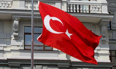 Türkiye'nin Varşova Büyükelçilik binasına molotof saldırısı
