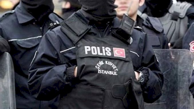 Polis intiharlarının nedeni: "Eşim eve geldiğinde silahı saklıyordum"