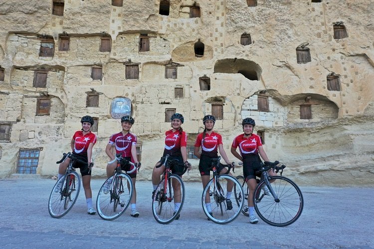 Karaman’ın kadın bisiklet sporcuları 2021 yılına damga vurdu 
