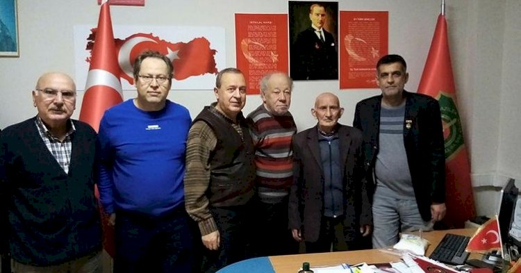 Şehit babasına 29 yıl sonra sürpriz doğum günü partisi
