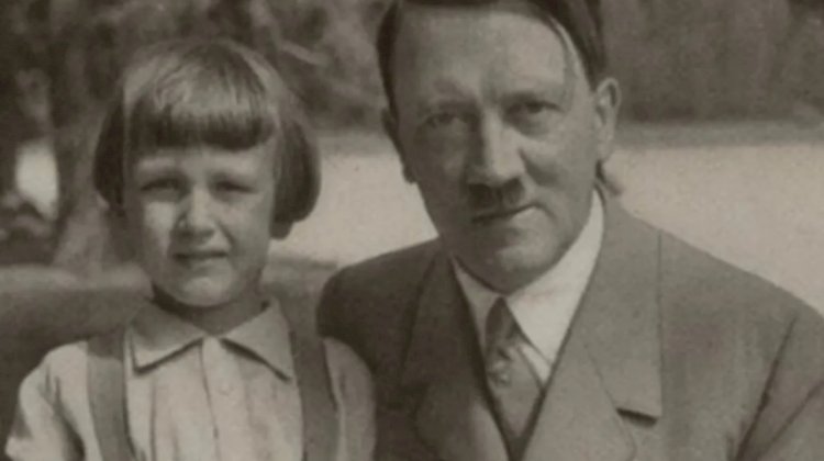 Merkel, Hitler'in kızı mı?