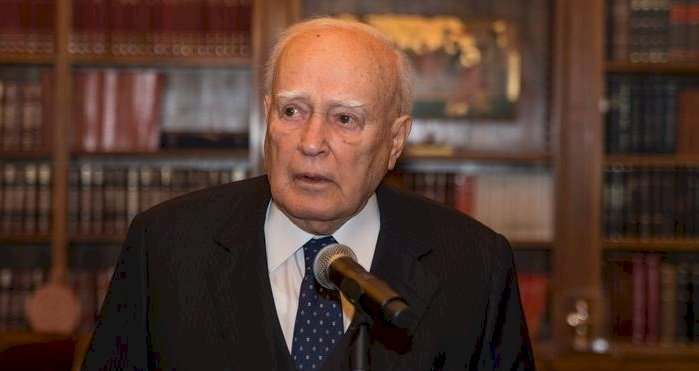 Yunanistan'ın eski Cumhurbaşkanı Papulyas öldü