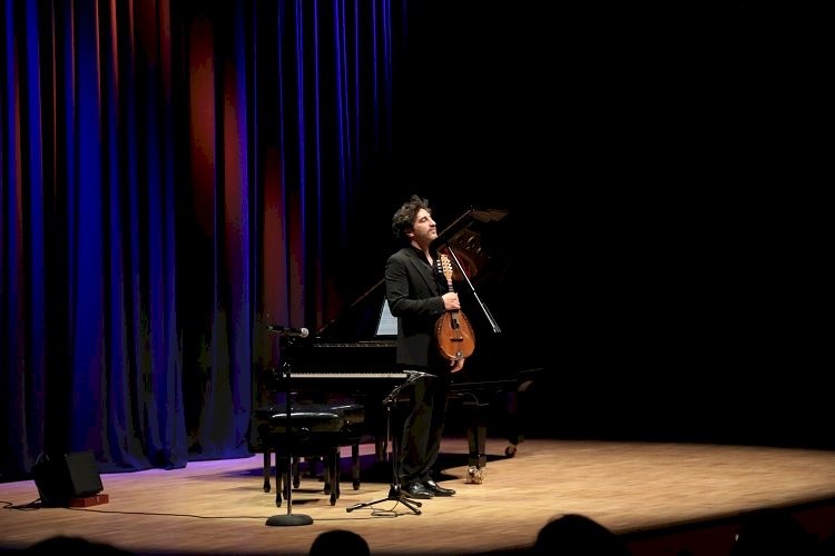 Mandolin Ustası Avi Avital CRR’de Konser Verdi