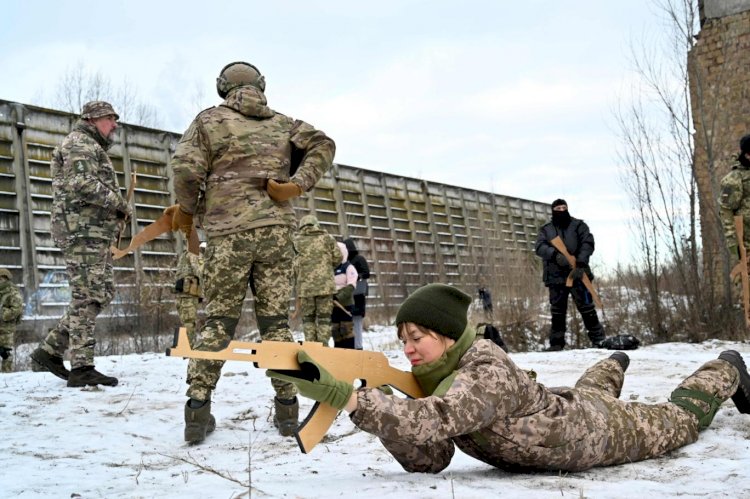 Hedef 100 bin milis: Ukrayna, Rus işgaline karşı sivilleri eğitmeye başladı