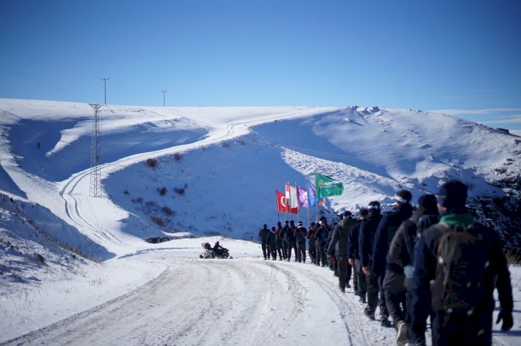 İzciler Sarıkamış şehitleri için  -30 derecede çadırda sabahladı