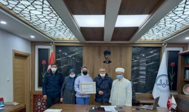 Ukrayna vatandaşı Müslüman oldu ve ’Amina’ ismini aldı