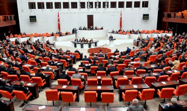 Yeni ekonomi paketi Meclis'e sunuldu